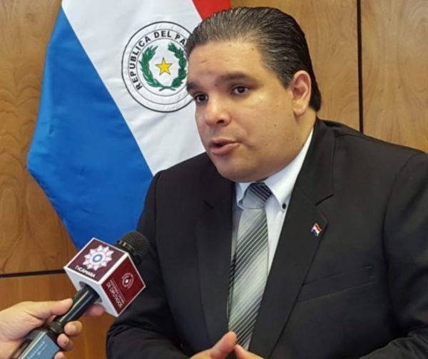 ¿Marginado por trabajar?: Director de Empleo puso a disposición su cargo