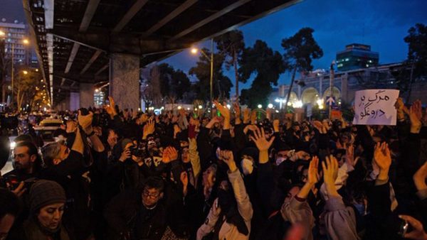 Protestas por derribo de avión se tornan violentas