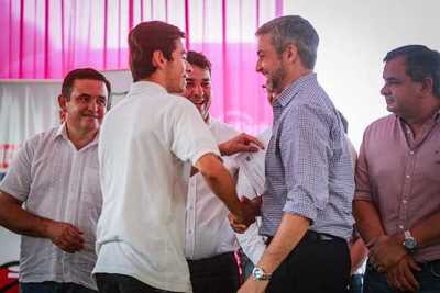 Gobierno marca presencia en Yabebyry con inauguraciones y entrega de aportes | .::Agencia IP::.