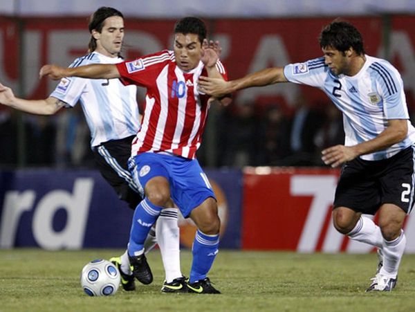 Narrador mexicano se burló de la tragedia del Chava durante el relato de un gol