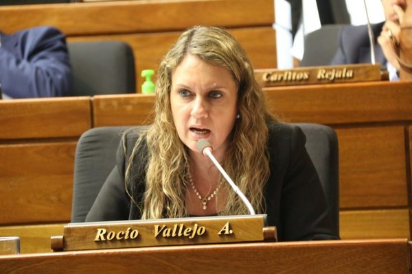 "Si es posible controlar al ciudadano común por qué no es aplicable controlarle a los políticos", cuestiona diputada » Ñanduti