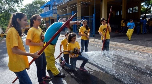 HOY / Bomberos invitan a su tradicional colonia de vacaciones