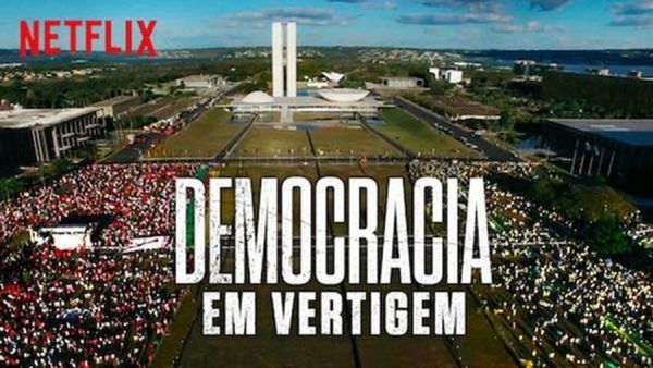 Bolsonaro llama “porquería” al documental brasileño nominado al Óscar
