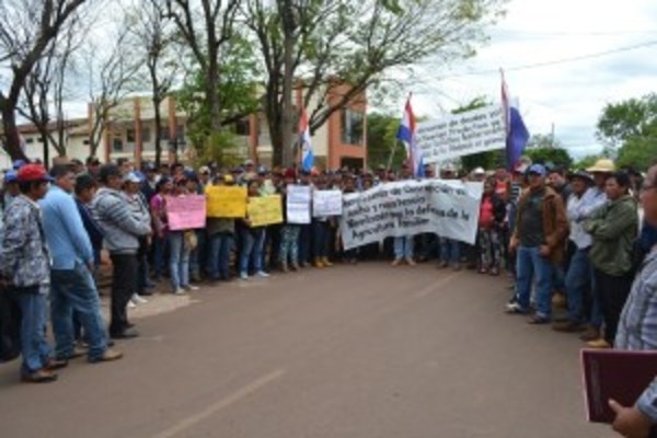Agricultores toman sede de la Gobernación de Concepción
