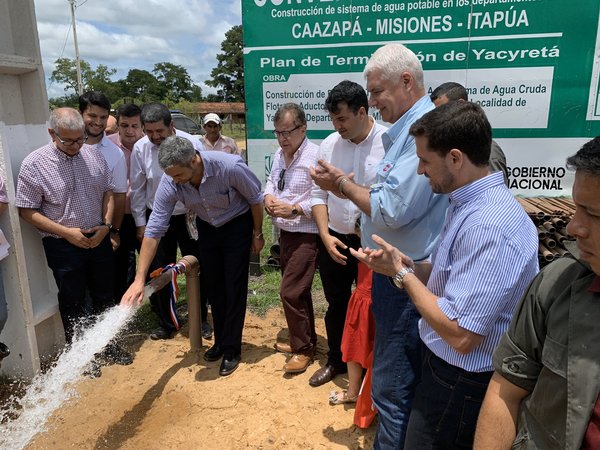 Presidente inauguró obras y entregó aportes en Misiones