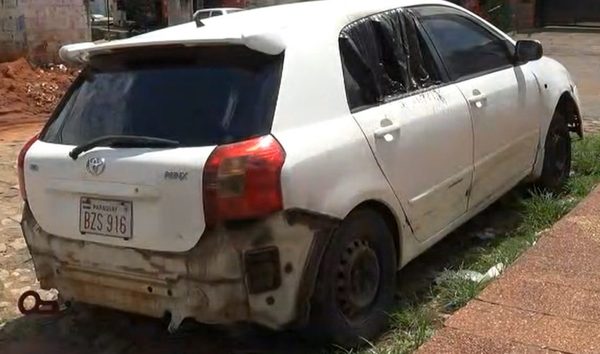 Hallan vehículo que habría sido quemado por joven antes de ser asesinado | Noticias Paraguay
