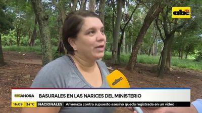 Basurales en las narices del ministerio de salud - ABC Noticias - ABC Color