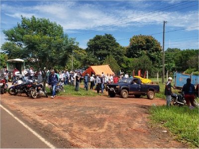 Policía niega que familias campesinas estén rodeadas por civiles armados