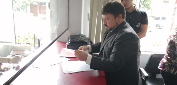 Fiscalía-pe oguahê denunsia gobernador del Guairá rehe oiporu G. 3.200 millones hekope'ÿ - ABC Remiandu - ABC Color