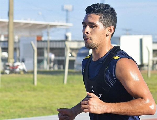 Blas Díaz apunta al debut ante Cerro Porteño