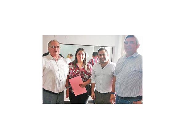 Concejales de Guairá denuncian al gobernador Vera