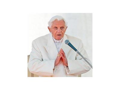 Benedicto XVI saca su firma de polémico libro sobre celibato