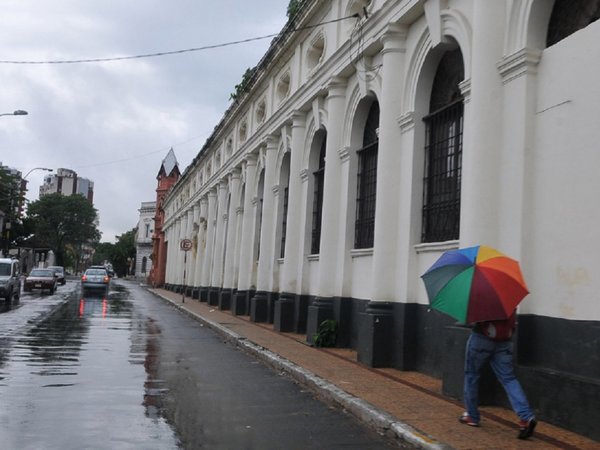 Lluvias y ambiente muy caluroso para este miércoles