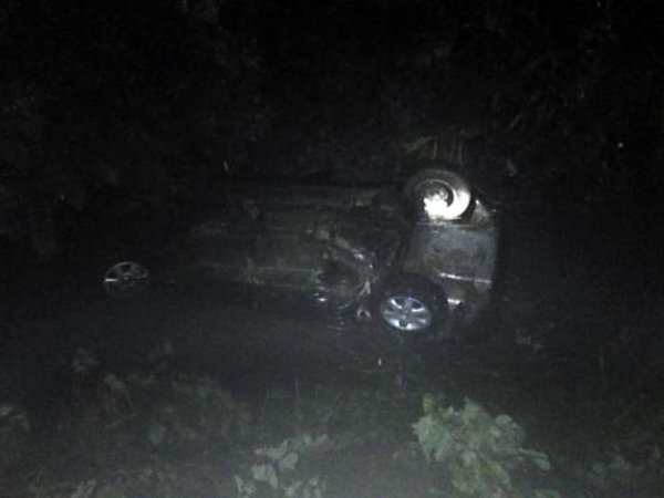 Iban a un velorio, cayeron al arroyo y uno murió ahogado