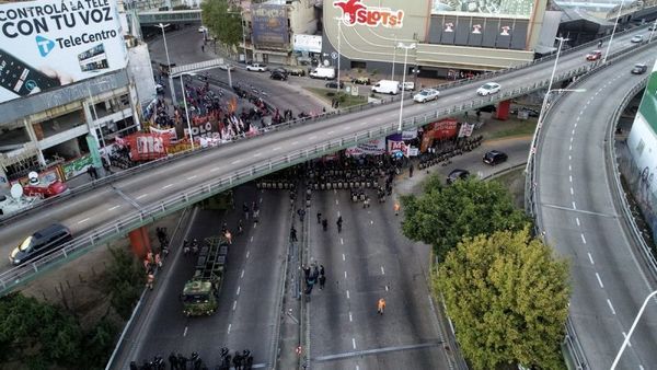 La CGT arrancó su quinto paro general contra Mauricio Macri y ya hay cortes