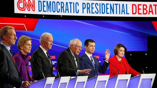 Último debate demócrata antes de las primarias en EEUU dividió a los candidatos