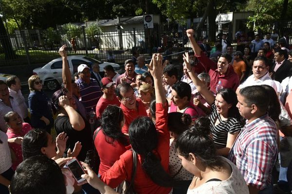 Hurreros festejan chicana de Miguel Cuevas - Nacionales - ABC Color