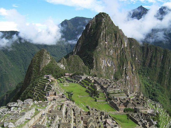 Seis turistas son detenidos por ocasionar daños al Machu Picchu