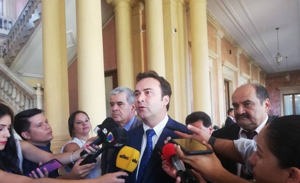 HOY / IPS sobrepasado por epidemia hará 500 contrataciones: 30% de médicos aceptó volver de sus vacaciones