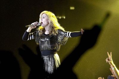 Madonna critica a Trump en Lisboa por la “guerra que inventó con Irán” - Gente - ABC Color