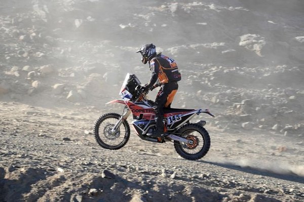 Blas Zapag vuelve a escalar lugares en el Dakar