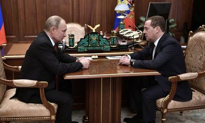 Primer ministro de Rusia anuncia la dimisión del Gobierno