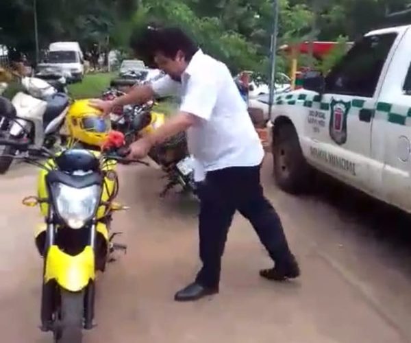 Kelembu denuncia a 6 agentes de tránsito