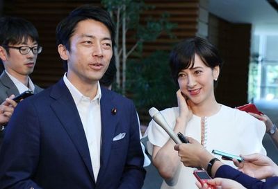 Un ministro nipón disfrutará su baja por paternidad, algo insólito en Japón - Mundo - ABC Color