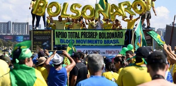 Miles de brasileños se manifiestan en apoyo del gobierno de Jair Bolsonaro