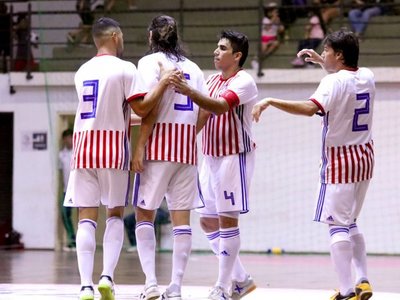 La Albirroja de futsal golea a Uruguay