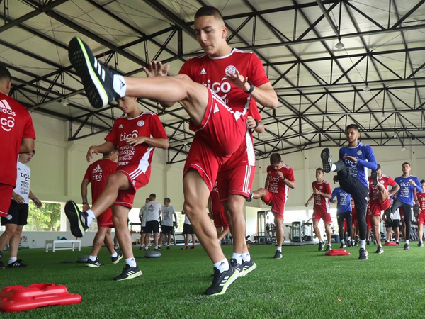 Espinoza y Giménez destacan la fortaleza y la unidad de la Albirroja sub-23