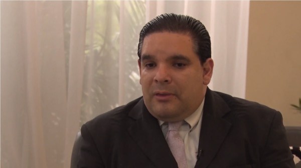 Director de empleo se queda sin empleo por ayudar a la gente a conseguir empleo