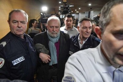 Francia : Exsacerdote confesó ante el juzgado haber abusado de “cuatro a cinco niños” por semana