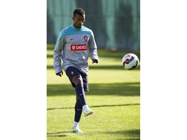 Nani no piensa en chance del retorno rápido al United