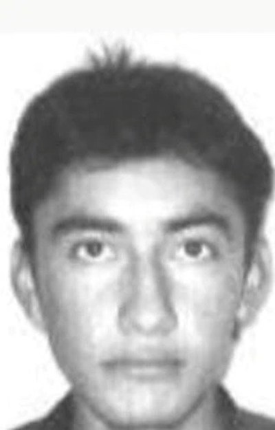 Hombre con antecedentes disparó a su pareja, la dejó en el hospital y luego escapó con su hijo