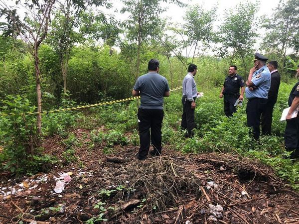 Hallan cuerpos de cuatro personas asesinadas en un terreno baldío