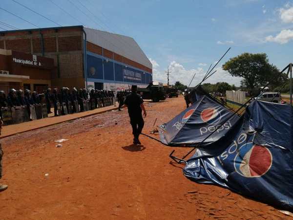 Incidentes en O’ Leary deja seis detenidos y dos uniformados con lesiones - ADN Paraguayo