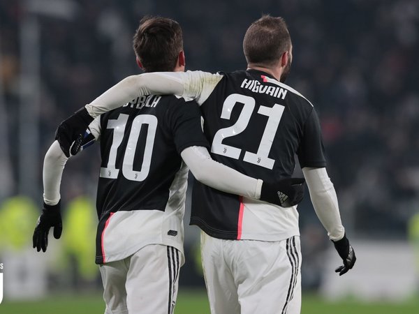 Un recital de Dybala e Higuaín lanza a Juventus a los cuartos