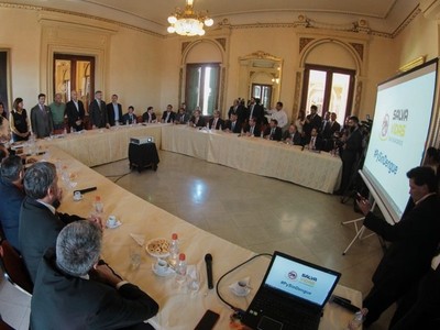 Delinean estrategias con Gobernadores para mitigar efectos de una eventual epidemia del dengue