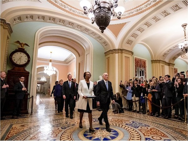 Cargos para juicio político a Donald Trump llegan al Senado