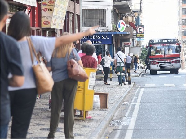 Viceministerio multa a 20 empresas de transporte por incumplir la frecuencia