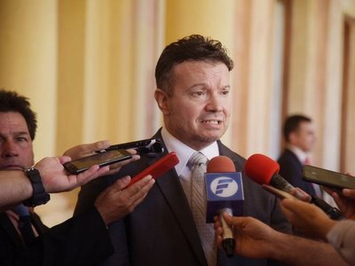 Defienden a Abdo ante críticas por no bajar línea sobre financiamiento