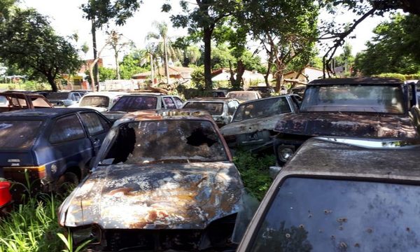 Policía aguarda autorización judicial para destrucción de vehículos