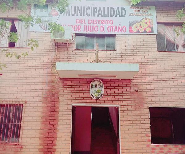 Estudiantes tomaron sede municipal de Mayor Otaño