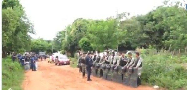 Familias estafadas desocuparon inmueble en J. Augusto Saldívar