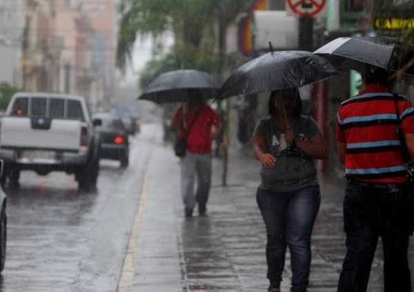 Meteorología emite alerta por tormenta para cinco departamentos