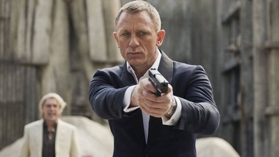 HOY / Los productores de James Bond explican por qué el espía nunca será una mujer