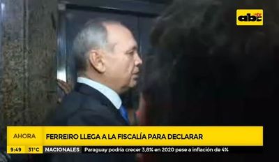 Ferreiro llega a la ficalía para declarar - ABC Noticias - ABC Color