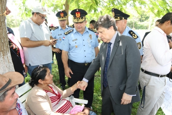 El Gobierno ratifica acompañamiento a familiares de policía secuestrado | .::Agencia IP::.