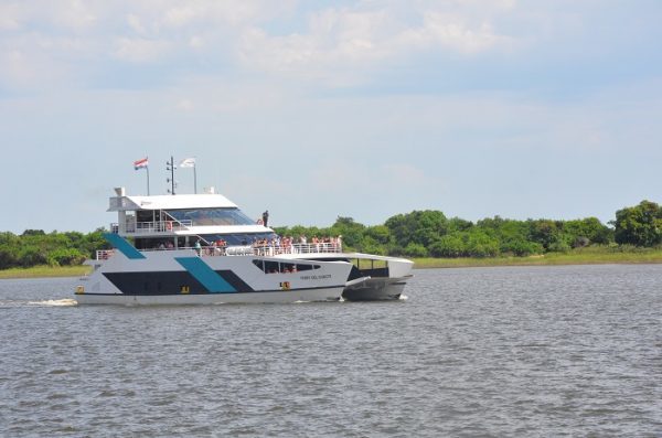 Ferry del Chaco suspende viajes por desperfecto mecánico